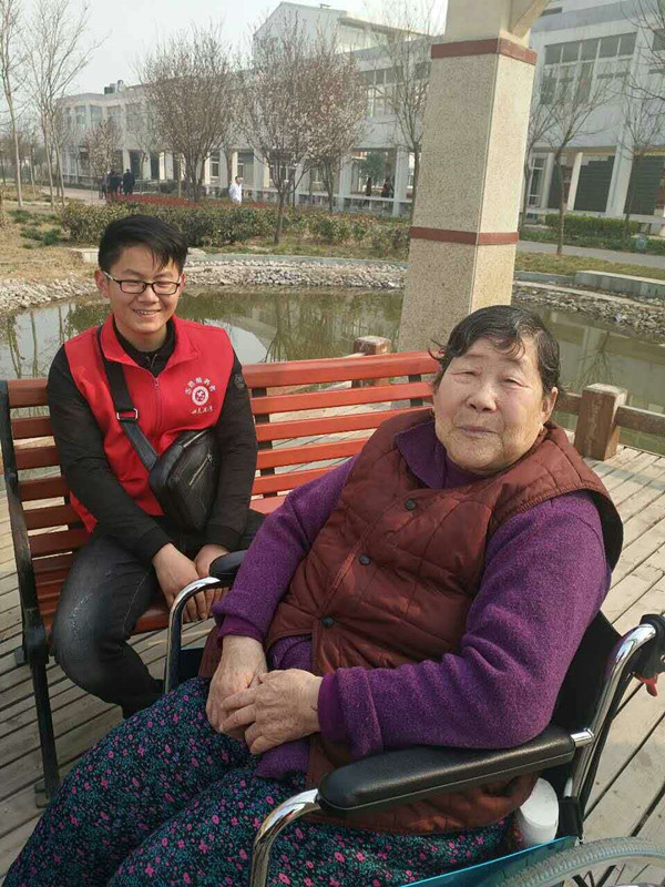 心靈港灣志愿者走進頤和源關愛老人活動021